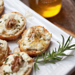 Easy Holiday Appetizer: Warm Goat Cheese Toasts with Walnuts, Rosemary and 