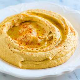 Easy Hummus (Better Than Store-Bought)