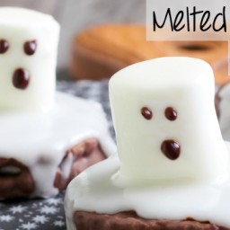 Easy Melted Ghost Cookies for Halloween