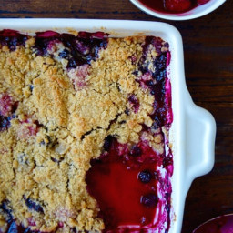 Easy Mix-and-Match Fruit Crumble
