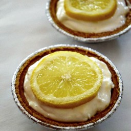 Easy No-Bake Lemon Icebox Pie