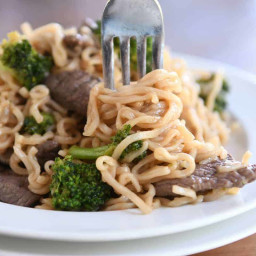 Easy One Pot Beef and Broccoli Ramen Noodles