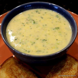 Easy One Pot Broccoli Cheese Soup