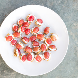 Easy Party Appetizer: Nuts with Goat Cheese and Grapes
