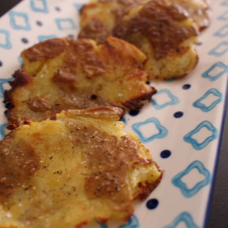 Easy Peasy Smashed Potatoes (4 ingredients for a scrumptious side)
