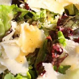 Easy Salad Dressing with Red Wine Vinegar