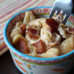 Easy Slow Cooker Bacon Macaroni and Cheese