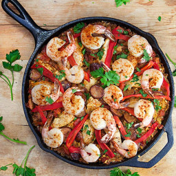 Easy Spanish Paella Recipe with Shrimp and Chicken I Panning The Globe