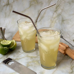 Easy Spiced Rum Cocktail: Dark and Stormy