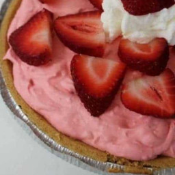Easy Strawberry Cream Mousse Pie Recipe