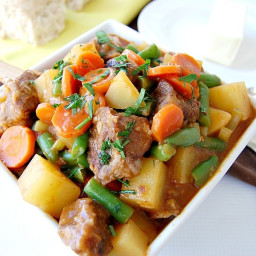 Easy to Make Beef Stew {In the Slow Cooker!}