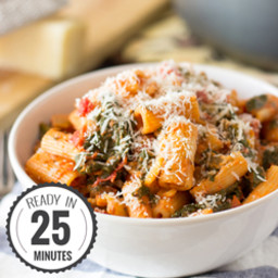 easy-tomato-spinach-pasta-1324391.jpg
