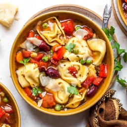 Easy Tortellini Soup Recipe (30 Minutes, Healthy)!