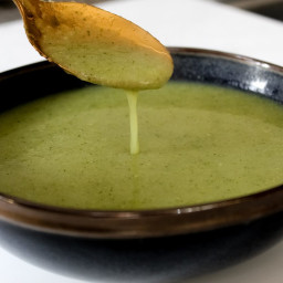 Easy vegan broccoli soup