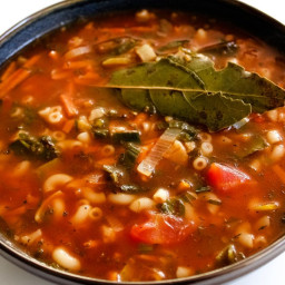 Easy vegan minestrone soup