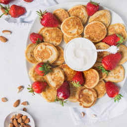 Easy vegan Mini Pancakes {the perfect Sunday breakfast}