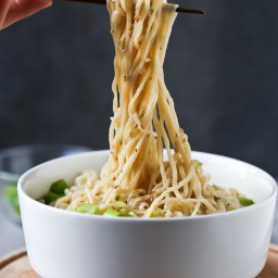 easy-vegan-ramen-noodle-soup-2368203.jpg