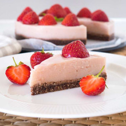 Easy vegan strawberry cheese cake