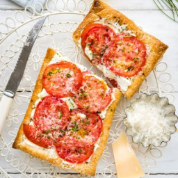 Easy vegetarian puff pastry tomato tarts with feta and ricotta