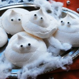 Egg-free Ghost Meringues (Gluten, dairy, egg, soy, peanut and tree nut free