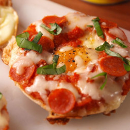 Egg-in-a-Hole Pizza Bagels