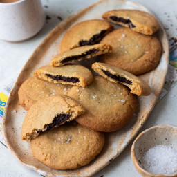 Eggless chocolate filled cookies