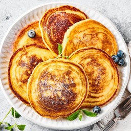 Eggless Pancakes (Thick and fluffy!)