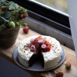 eggless-strawberry-chocolate-cake-2374817.jpg