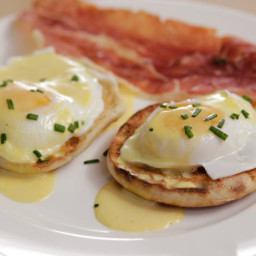 Eggs Benedict and Easy Hollandaise Sauce