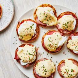 Eggs Benedict for a Crowd