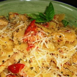 Farfalle (Bow Tie) Pasta With Chicken and Sun-Dried Tomatoes