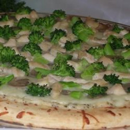 fast-and-easy-ricotta-cheese-pizza-with-mushrooms-broccoli-and-chicken-1162407.jpg