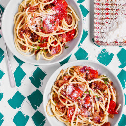 Fat Spaghetti with Bacon & Cherry Tomato Sauce