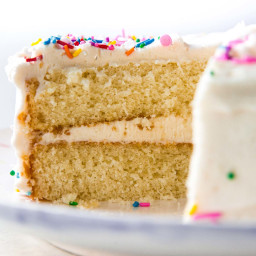 favorite-white-layer-cake-1841000.jpg