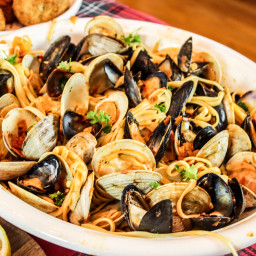 Feast of the Seven Fishes: Linguini with Clams and Mussels in a Spicy Red S