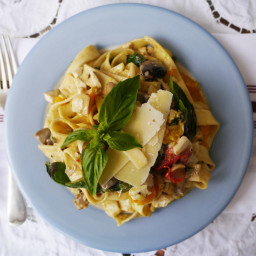 Fettuccine with salted duck egg and creamy sauce