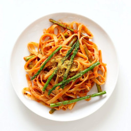 Fettuccine with Tomato Cream Sauce and Asparagus