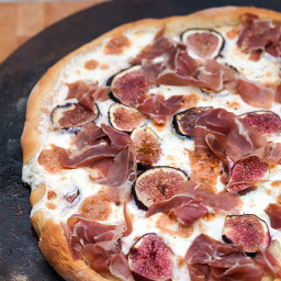 fig-and-prosciutto-pizza-with--c43f48.jpg