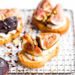 Fig Crostini with Goat Cheese and Pistachios