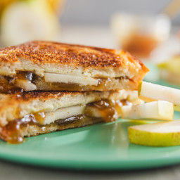 Figgy Grilled Cheese Sandwiches with Pear