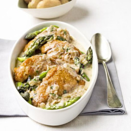 Flambéed chicken with asparagus