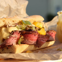 flank-steak-sandwich-mit-chili-cheese-sauce-2393426.jpg