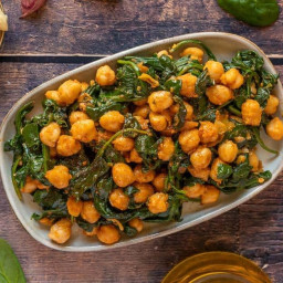 Flavors of Spain: Tempting Tapas with Sautéed Chickpeas & Spinach!