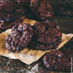 flourless-smoked-sea-salt-and-dark-chocolate-chip-cookies-1352776.jpg
