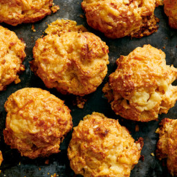 Fluffy Cheddar Biscuits