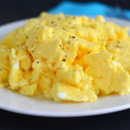 fluffy-scrambled-eggs-1536535.jpg