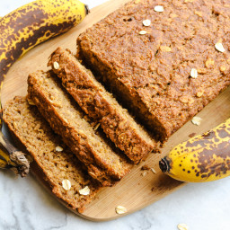 Fluffy Vegan Banana Bread (Gluten-Free, 9 Ingredients)