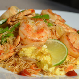 Foodie Friday: Thai-Style Chicken and Shrimp with Rice Noodles