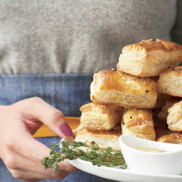 French Onion Puff Pastry Bites Recipe