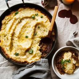 French Onion Shepherd’s Pie with Lentils & Creamy Cauliflower Potato M